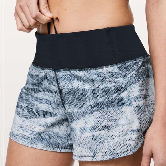 Lululemon Run Times Short II *4" Mesh Scape Multi / True Navy- Size 4 - Picture 4 of 10